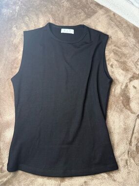 Sleeveless Black Crewneck Women's Top
